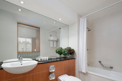 Rydges Newcastle - Lightning Ridge Tourism 14