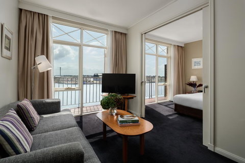 Rydges Newcastle - Lightning Ridge Tourism 10