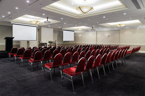 Rydges Newcastle - Lightning Ridge Tourism 40