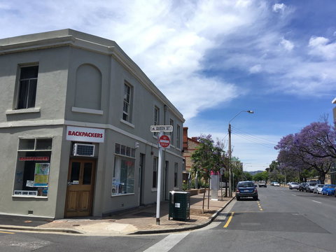 Shingo\'s Backpackers - Lightning Ridge Tourism 10