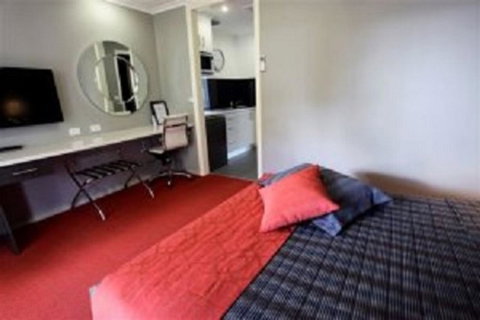 Cattlemans Country Motor Inn & Serviced Apartments - Lightning Ridge Tourism 30