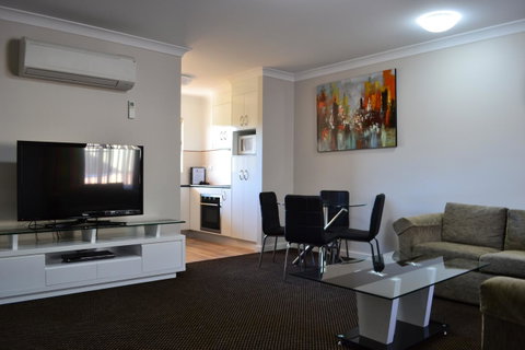 Cattlemans Country Motor Inn & Serviced Apartments - Lightning Ridge Tourism 42
