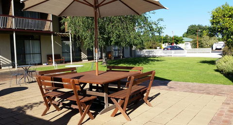 Coonawarra Motor Lodge - Lightning Ridge Tourism 14