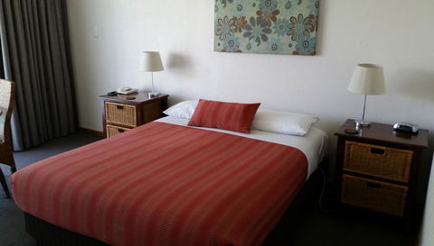 Coonawarra Motor Lodge - Lightning Ridge Tourism 18