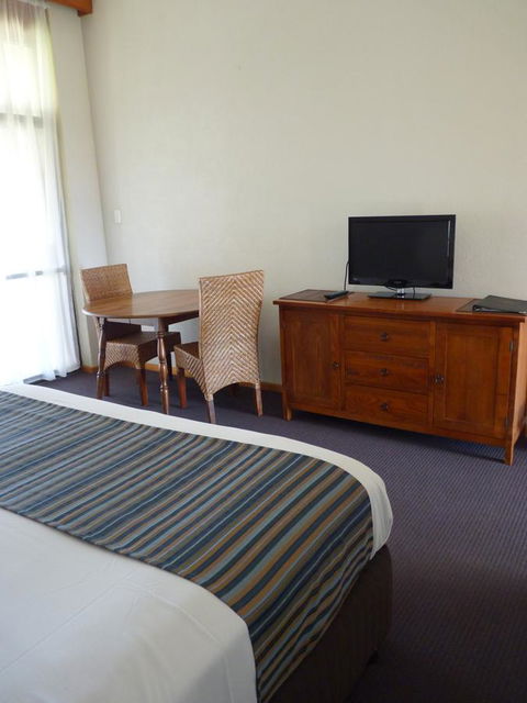 Coonawarra Motor Lodge - Lightning Ridge Tourism 6