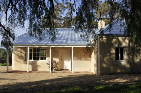 Peppermint Farm Cottage - Lightning Ridge Tourism 10