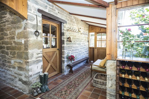 Grand Cru Estate Homestead - Lightning Ridge Tourism 14