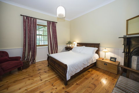 Grand Cru Estate Homestead - Lightning Ridge Tourism 12