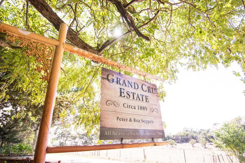 Grand Cru Estate Homestead - Lightning Ridge Tourism 7
