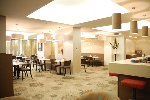 HotelMOTEL Adelaide - Lightning Ridge Tourism 10