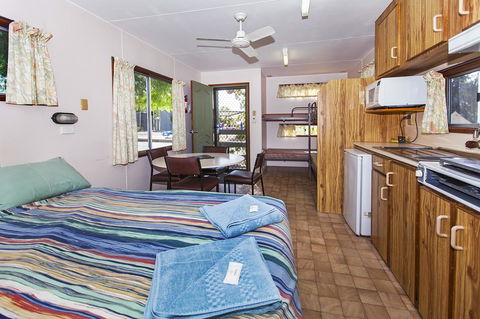 Echo Holiday Parks - Naracoorte - Lightning Ridge Tourism 2