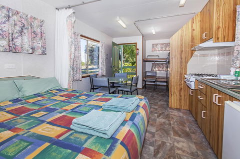 Echo Holiday Parks - Naracoorte - Lightning Ridge Tourism 0