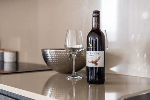 Modern 2 Bedroom+WIFI/Netflix/Parking+Great Views! - Lightning Ridge Tourism 29