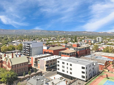 Modern 2 Bedroom+WIFI/Netflix/Parking+Great Views! - Lightning Ridge Tourism 34