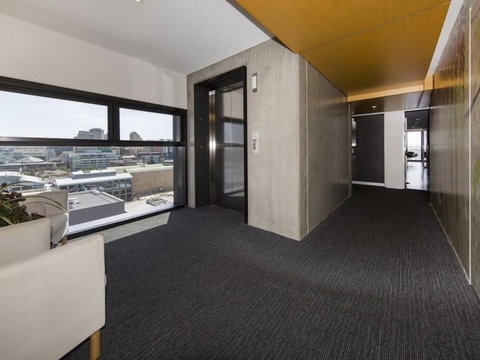 Modern 2 Bedroom+WIFI/Netflix/Parking+Great Views! - Lightning Ridge Tourism 35