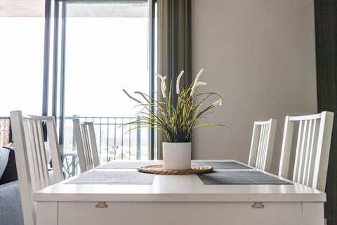 Modern 2 Bedroom+WIFI/Netflix/Parking+Great Views! - Lightning Ridge Tourism 30