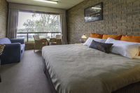 Book Mannum Accommodation Vacations Lightning Ridge Tourism Lightning Ridge Tourism