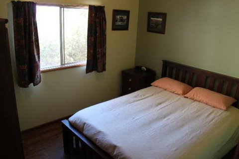 LAS ARENAS - The Sands - BEACH HOUSE - Lightning Ridge Tourism 1