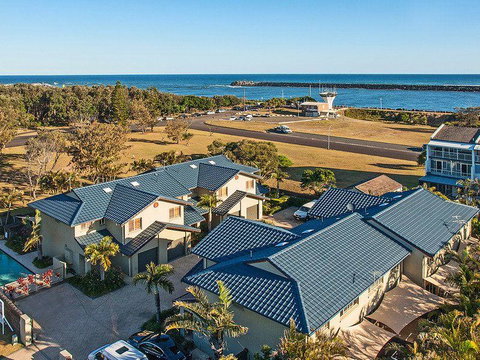 Casuarina 1 - Lightning Ridge Tourism 13