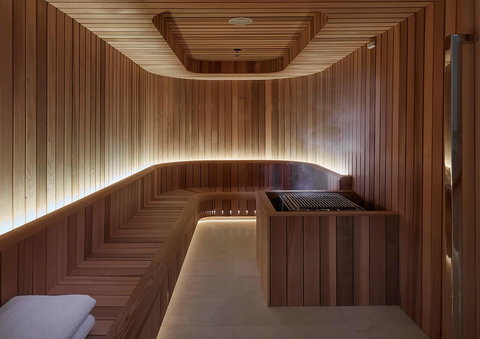 Crown Towers Perth - Lightning Ridge Tourism 14