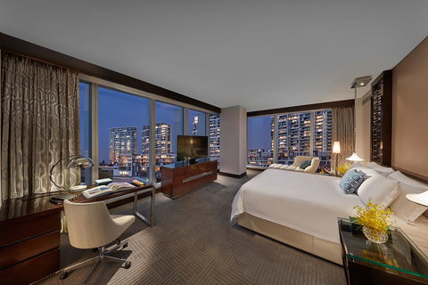 Crown Towers Perth - Lightning Ridge Tourism 24