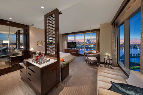 Crown Towers Perth - Lightning Ridge Tourism 20