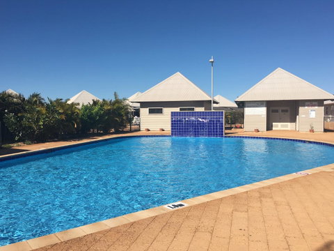 Escape 2 Exmouth - Lightning Ridge Tourism 0