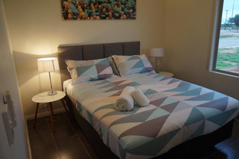 Escape 2 Exmouth - Lightning Ridge Tourism 10