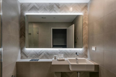 The Adnate Perth - Art Series - Lightning Ridge Tourism 23