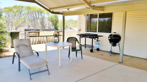 Kanga Cottage - Lightning Ridge Tourism 4