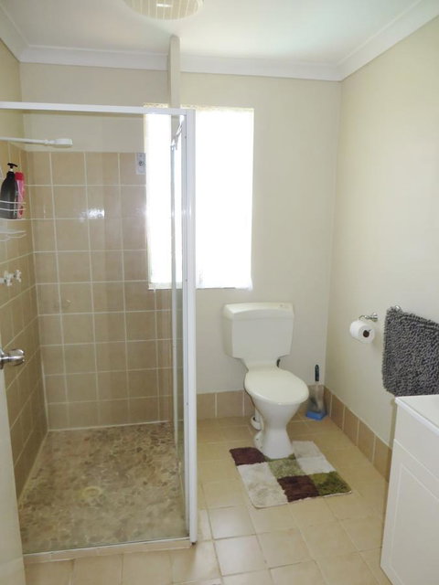 Kanga Cottage - Lightning Ridge Tourism 21