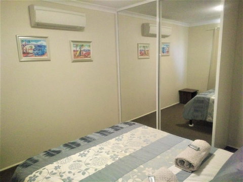 Kanga Cottage - Lightning Ridge Tourism 12
