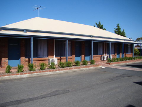 Dunsborough Central Motel - Lightning Ridge Tourism 36