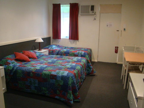 Dunsborough Central Motel - Lightning Ridge Tourism 30