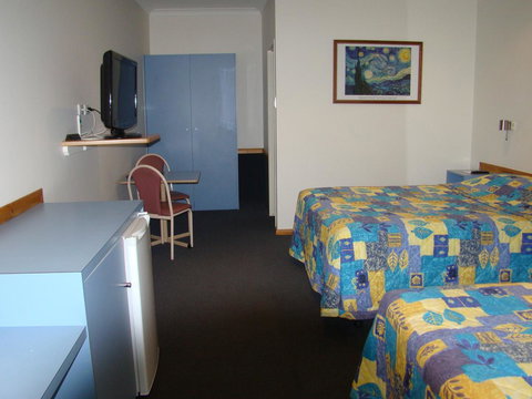 Dunsborough Central Motel - Lightning Ridge Tourism 26