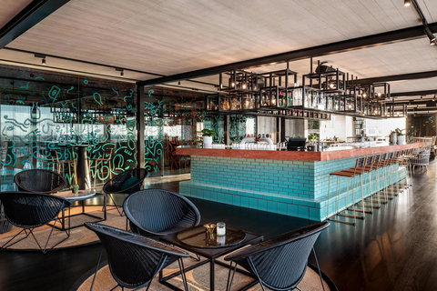 QT Perth - Lightning Ridge Tourism 18