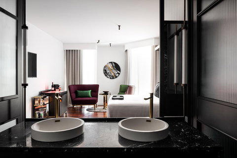 QT Perth - Lightning Ridge Tourism 27