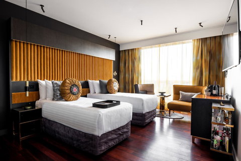 QT Perth - Lightning Ridge Tourism 34