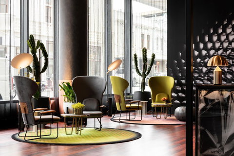 QT Perth - Lightning Ridge Tourism 12