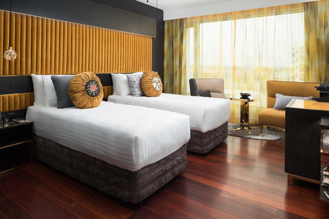 QT Perth - Lightning Ridge Tourism 31