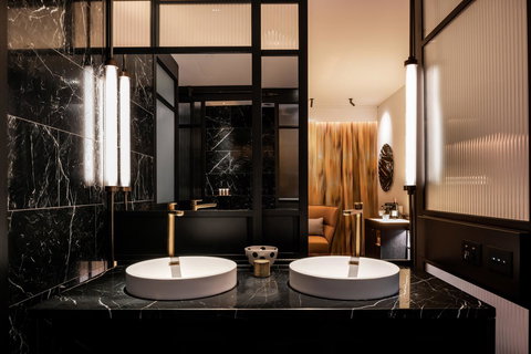 QT Perth - Lightning Ridge Tourism 42