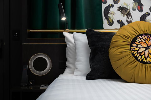 QT Perth - Lightning Ridge Tourism 8