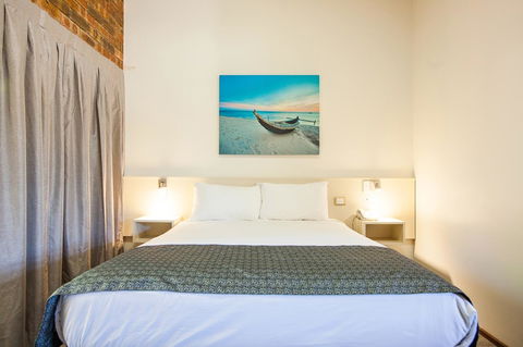 Leisure Inn Hotel Rockingham - Lightning Ridge Tourism 26