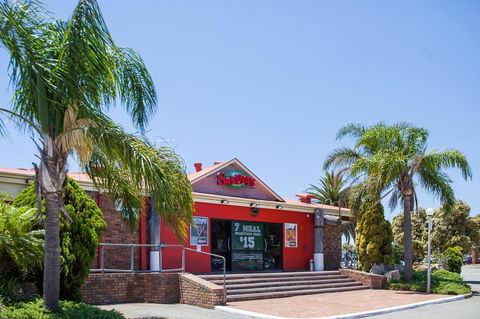 Leisure Inn Hotel Rockingham - Lightning Ridge Tourism 33