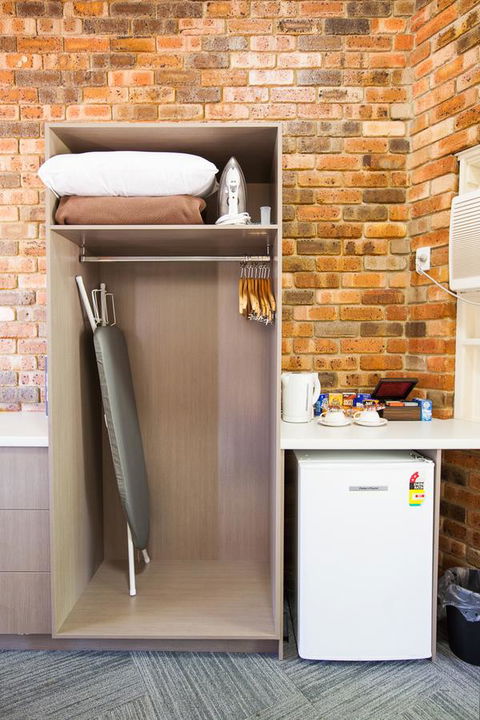 Leisure Inn Hotel Rockingham - Lightning Ridge Tourism 29
