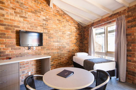 Leisure Inn Hotel Rockingham - Lightning Ridge Tourism 31