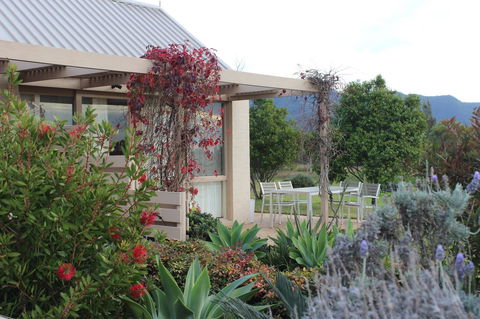 Grapevines Boutique Accommodation - Lightning Ridge Tourism 24