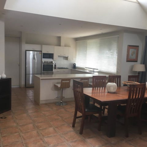 Grapevines Boutique Accommodation - Lightning Ridge Tourism 3