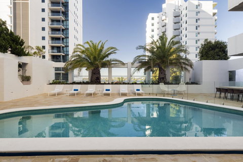 Pan Pacific Perth - Lightning Ridge Tourism 13