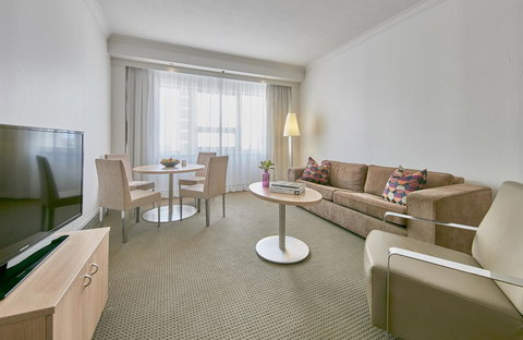 Mercure Perth - Lightning Ridge Tourism 11